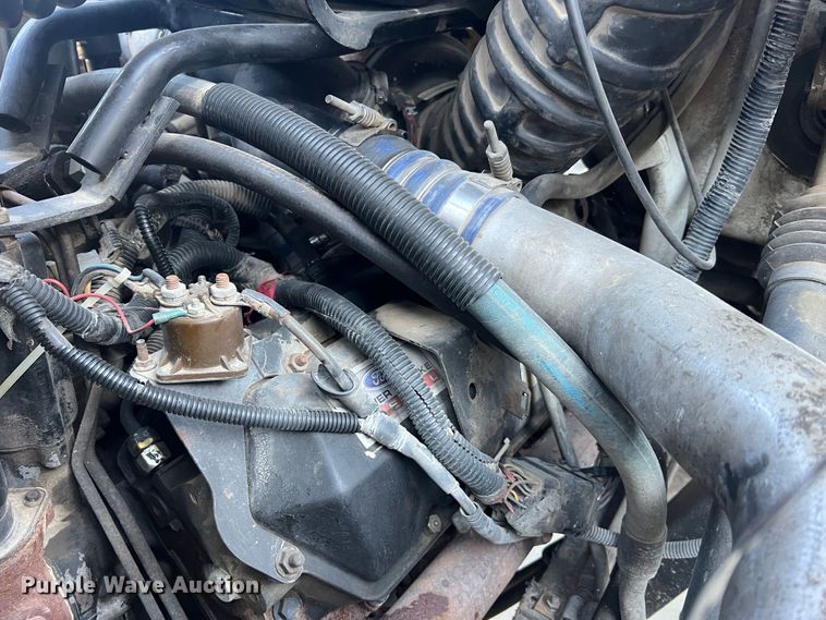 image for item MR9824 2000 Ford F750 Super Duty XL  dump truck