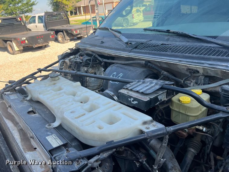 image for item MR9824 2000 Ford F750 Super Duty XL  dump truck