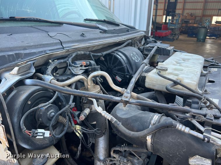 image for item MR9824 2000 Ford F750 Super Duty XL  dump truck