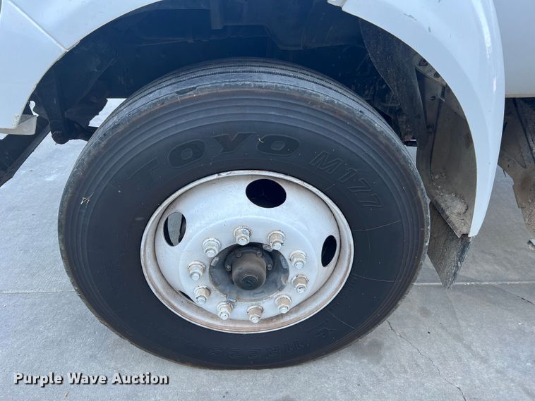 image for item MR9824 2000 Ford F750 Super Duty XL  dump truck