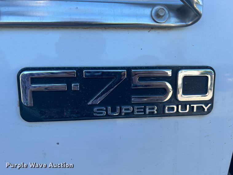 image for item MR9824 2000 Ford F750 Super Duty XL  dump truck