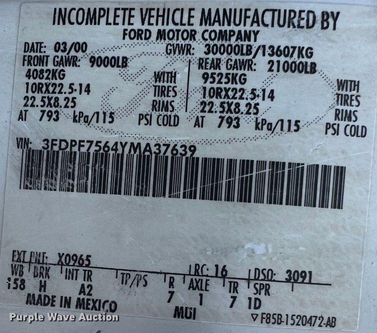 image for item MR9824 2000 Ford F750 Super Duty XL  dump truck