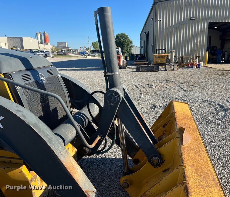 image for item MR9844 2014 John Deere 310SK  backhoe