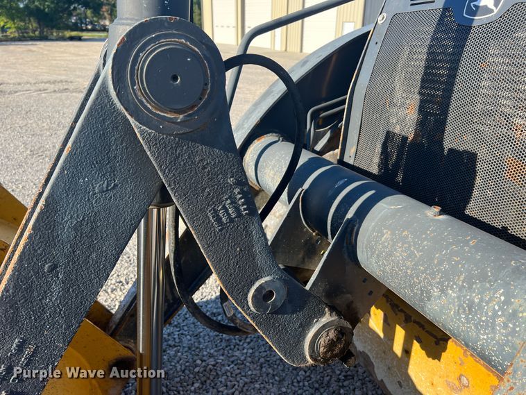 image for item MR9844 2014 John Deere 310SK  backhoe