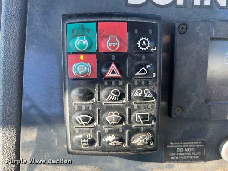 image for item MR9844 2014 John Deere 310SK  backhoe