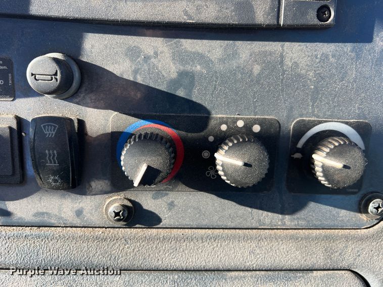 image for item MR9844 2014 John Deere 310SK  backhoe