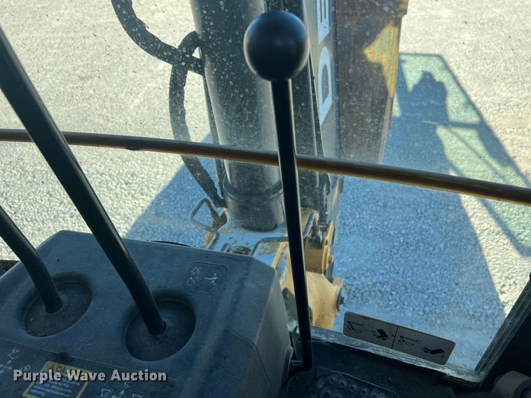 image for item MR9844 2014 John Deere 310SK  backhoe