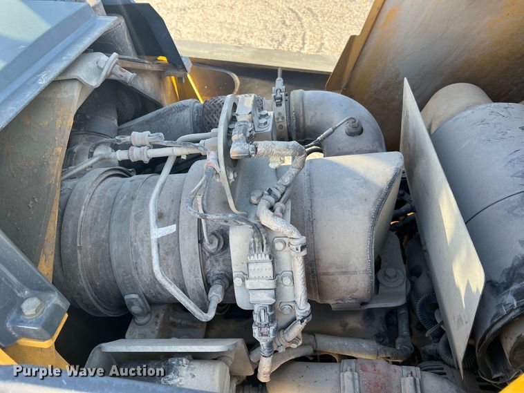 image for item MR9844 2014 John Deere 310SK  backhoe