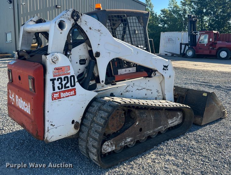 image for item MR9845 2009 Bobcat T320  tracked skid steer loader