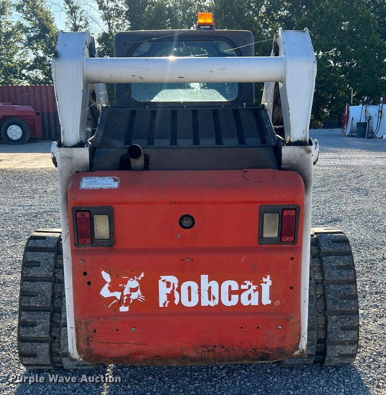 image for item MR9845 2009 Bobcat T320  tracked skid steer loader