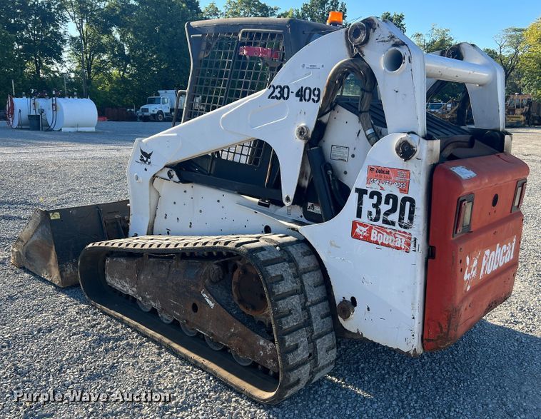 image for item MR9845 2009 Bobcat T320  tracked skid steer loader