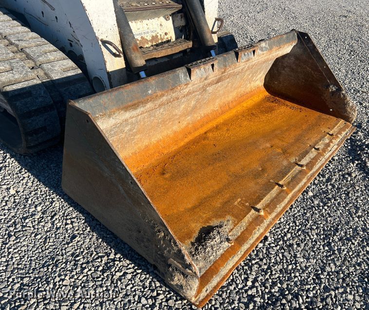 image for item MR9845 2009 Bobcat T320  tracked skid steer loader