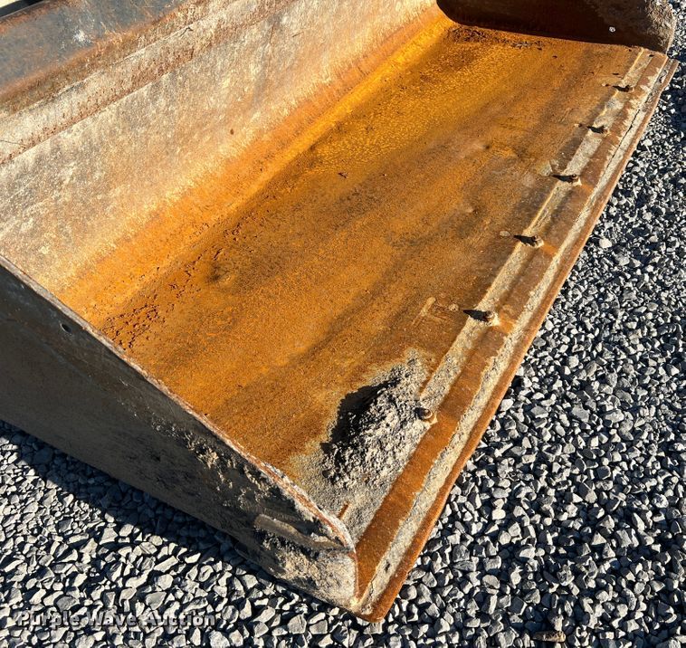 image for item MR9845 2009 Bobcat T320  tracked skid steer loader