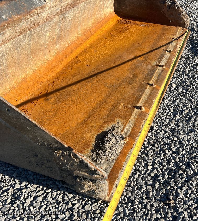 image for item MR9845 2009 Bobcat T320  tracked skid steer loader