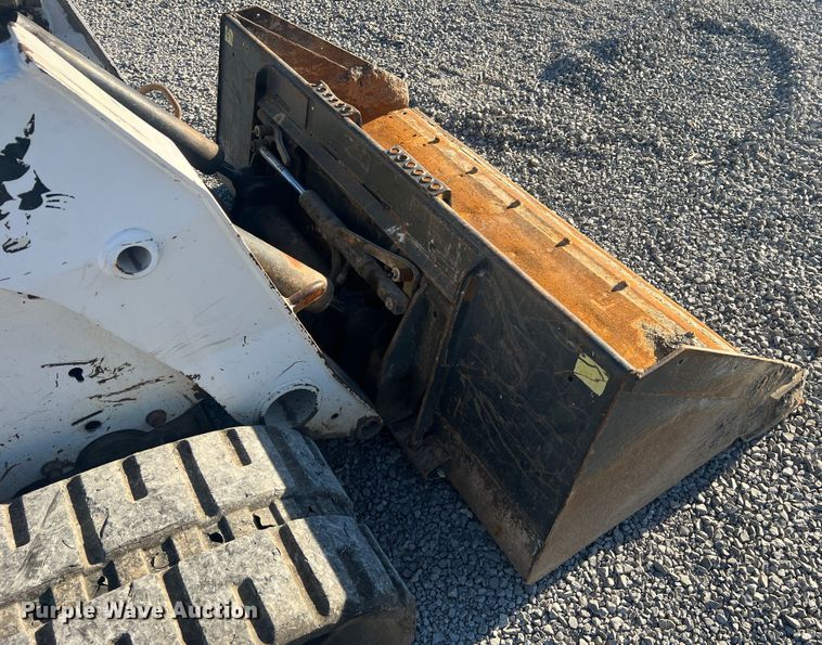image for item MR9845 2009 Bobcat T320  tracked skid steer loader