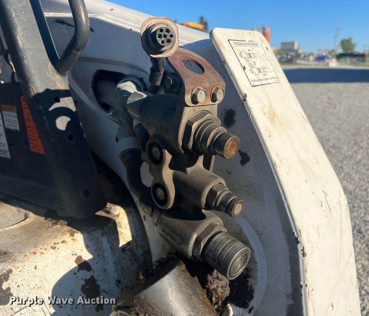 image for item MR9845 2009 Bobcat T320  tracked skid steer loader