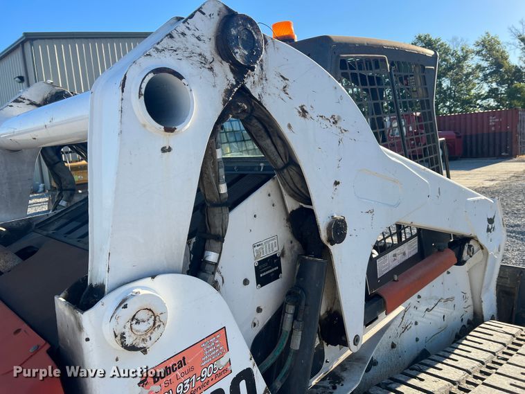 image for item MR9845 2009 Bobcat T320  tracked skid steer loader