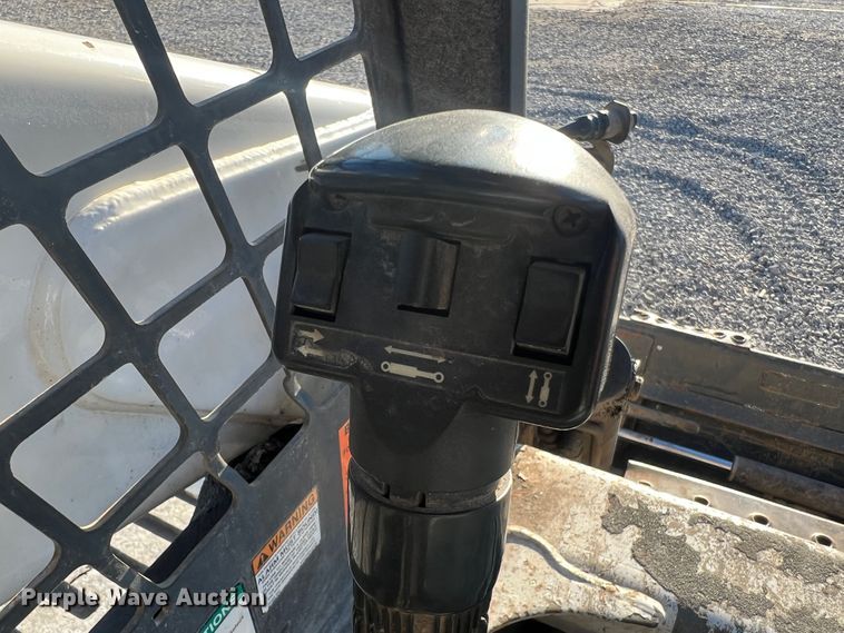 image for item MR9845 2009 Bobcat T320  tracked skid steer loader