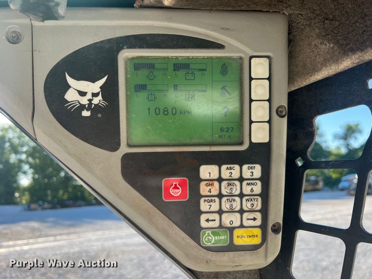 image for item MR9845 2009 Bobcat T320  tracked skid steer loader