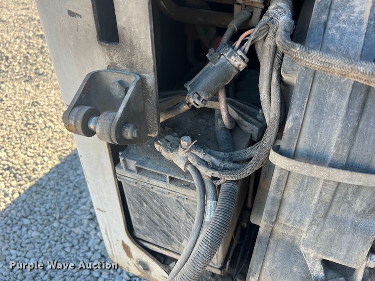 image for item MR9845 2009 Bobcat T320  tracked skid steer loader