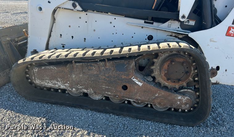image for item MR9845 2009 Bobcat T320  tracked skid steer loader