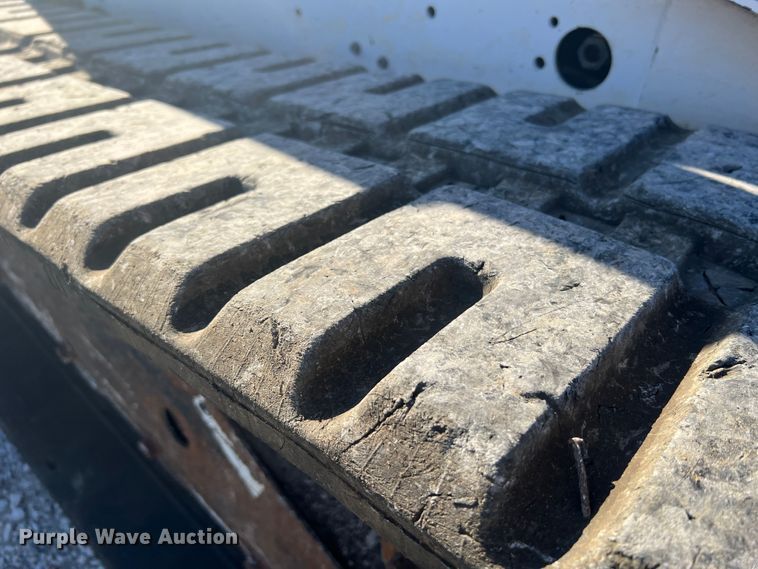 image for item MR9845 2009 Bobcat T320  tracked skid steer loader