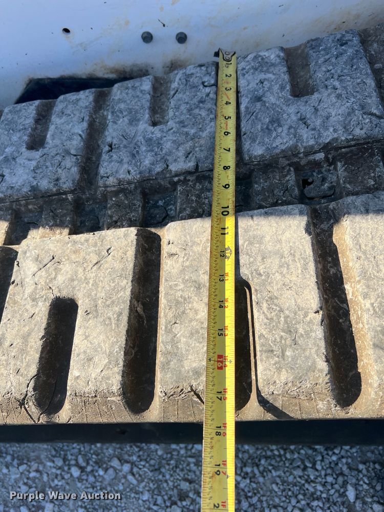 image for item MR9845 2009 Bobcat T320  tracked skid steer loader