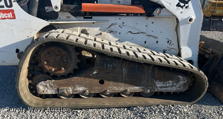 image for item MR9845 2009 Bobcat T320  tracked skid steer loader