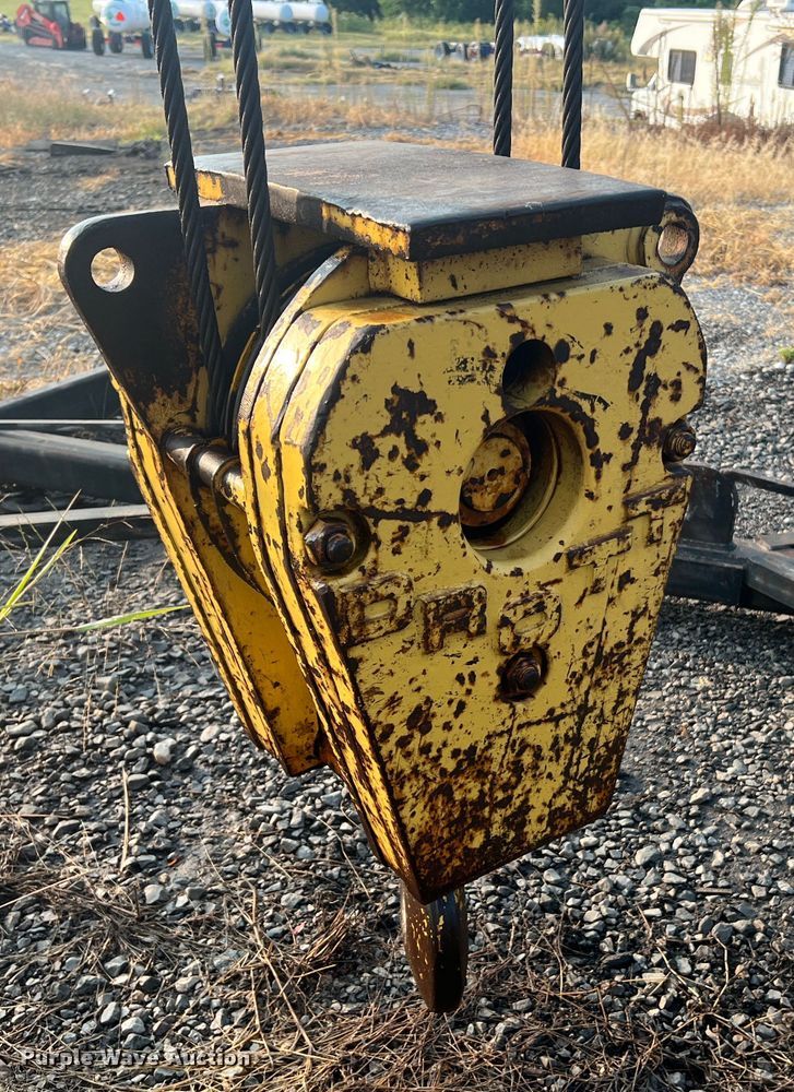 image for item MR9878 Drott 1800CC  crane