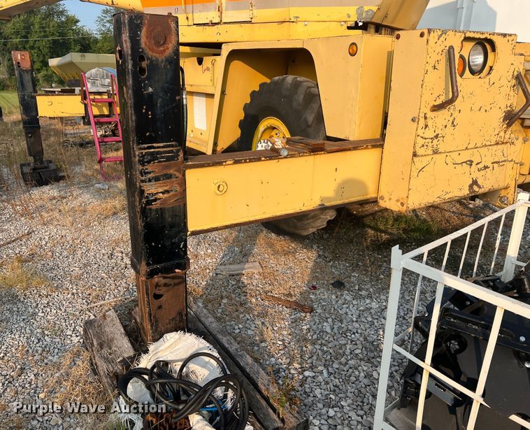 image for item MR9878 Drott 1800CC  crane