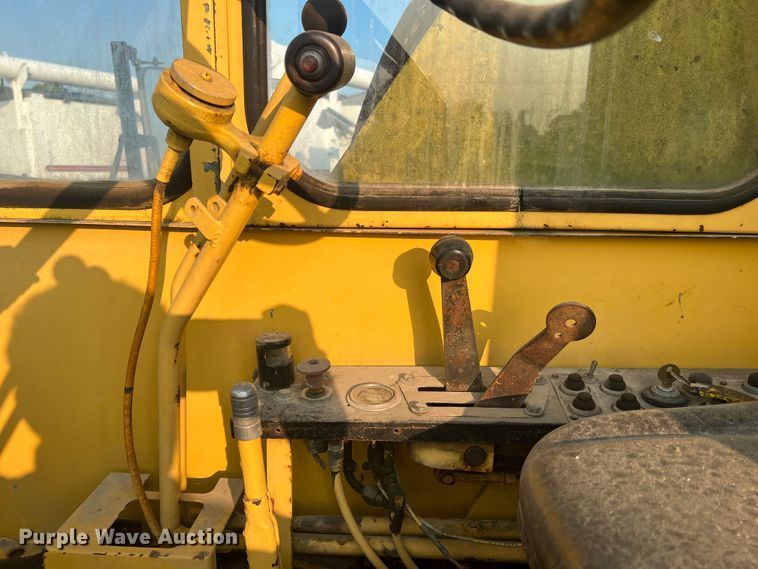 image for item MR9878 Drott 1800CC  crane