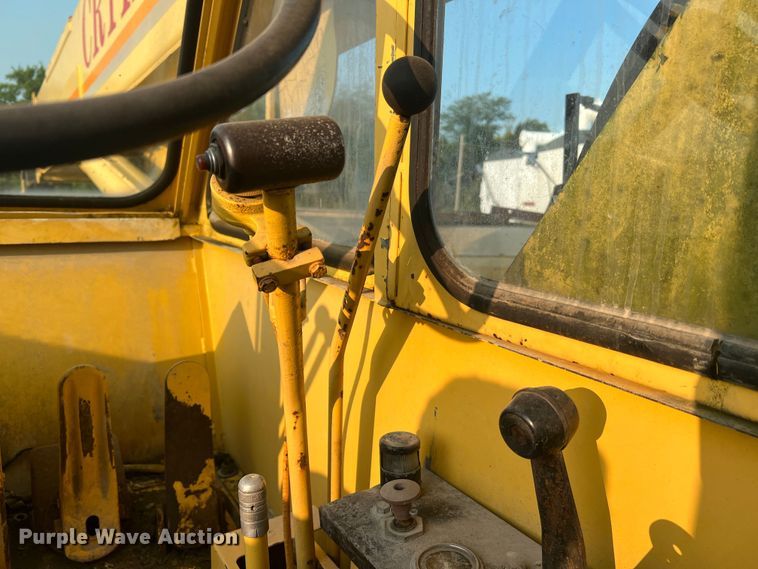 image for item MR9878 Drott 1800CC  crane