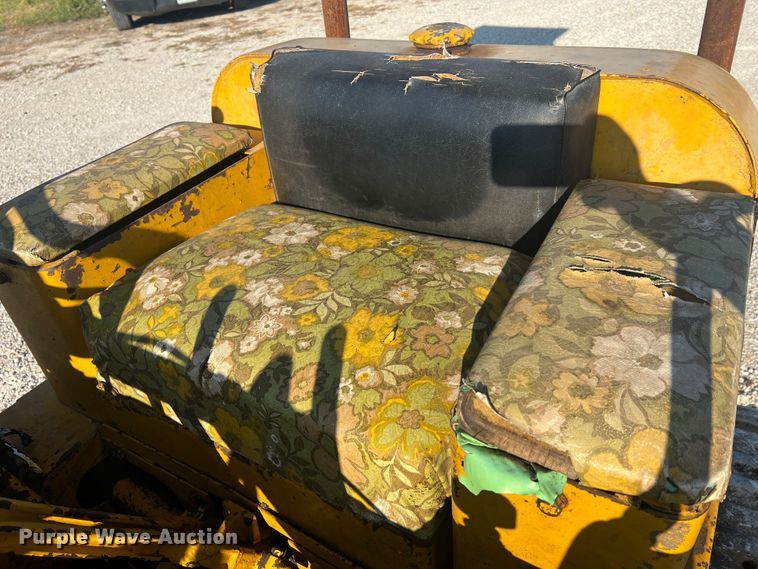 image for item MR9887 Allis Chalmers TS5  track loader