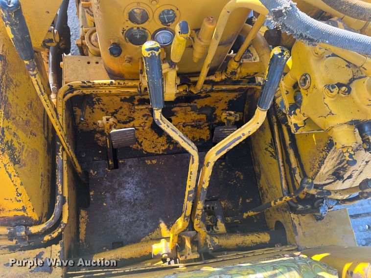 image for item MR9887 Allis Chalmers TS5  track loader