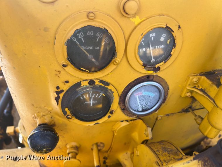 image for item MR9887 Allis Chalmers TS5  track loader