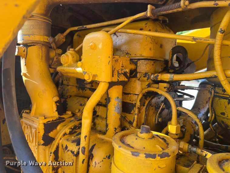 image for item MR9887 Allis Chalmers TS5  track loader