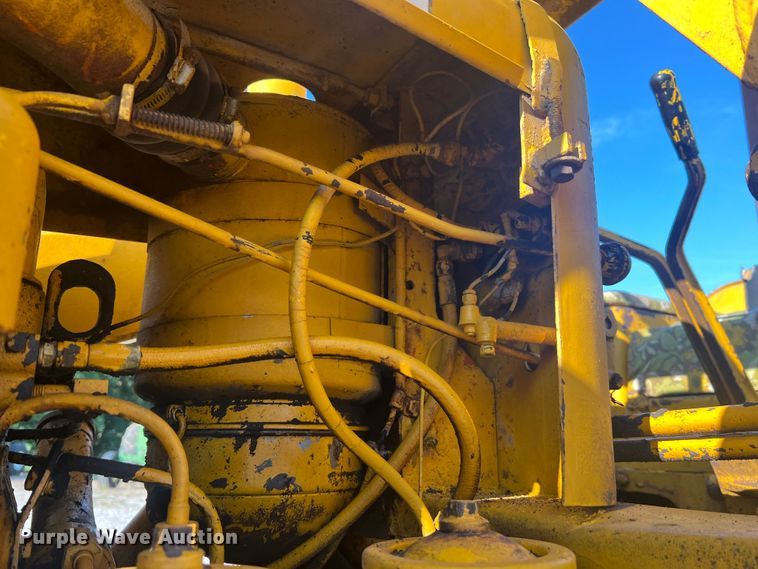 image for item MR9887 Allis Chalmers TS5  track loader