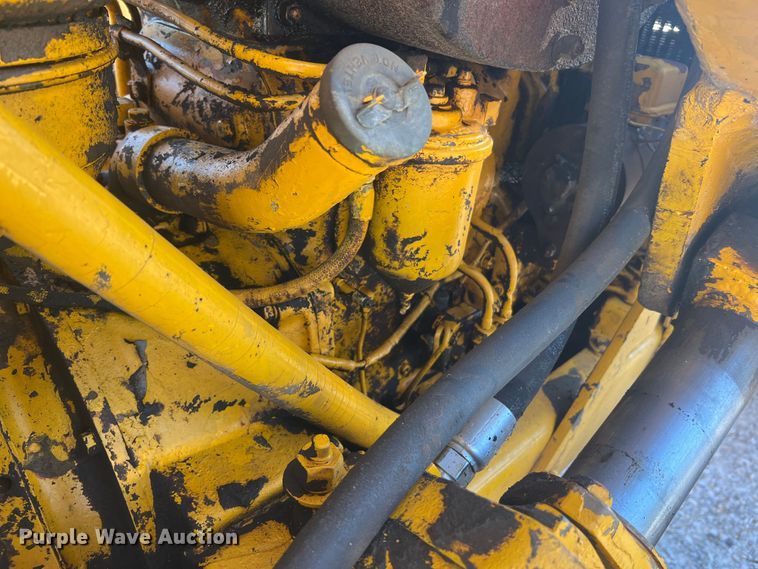 image for item MR9887 Allis Chalmers TS5  track loader