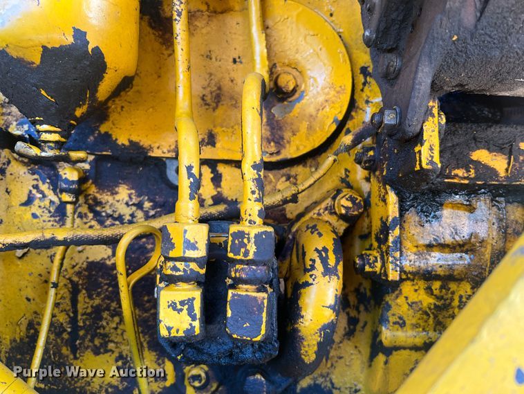 image for item MR9887 Allis Chalmers TS5  track loader