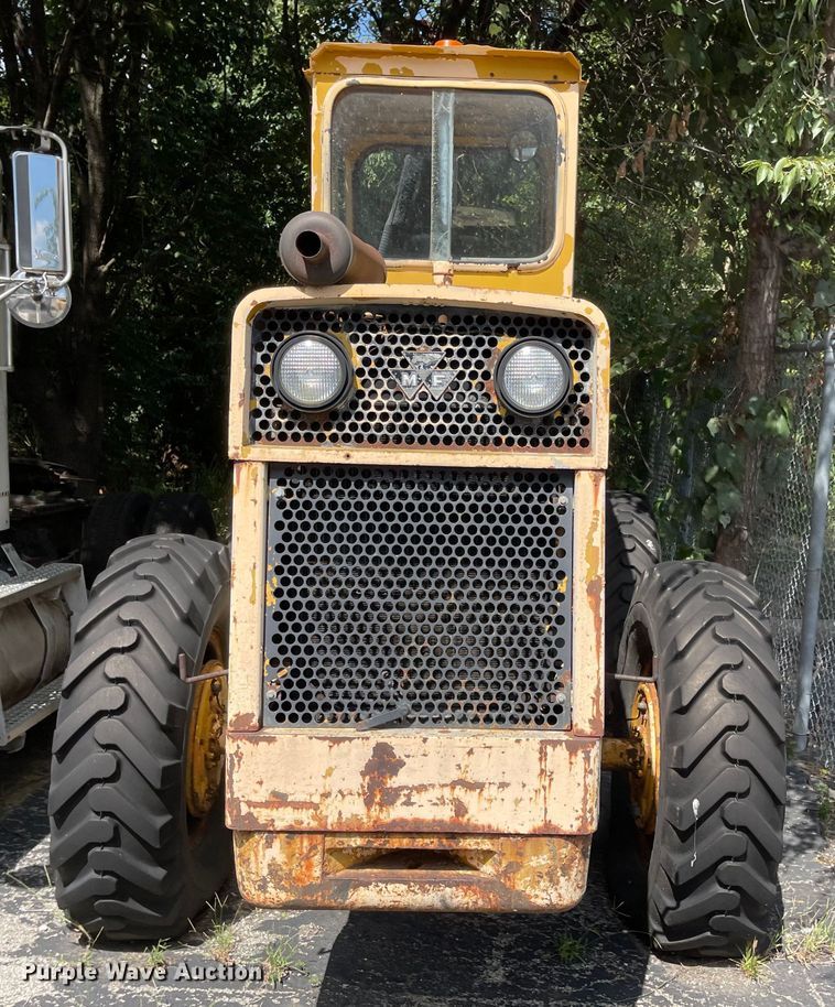 image for item MU9212 Massey Ferguson  wheel loader