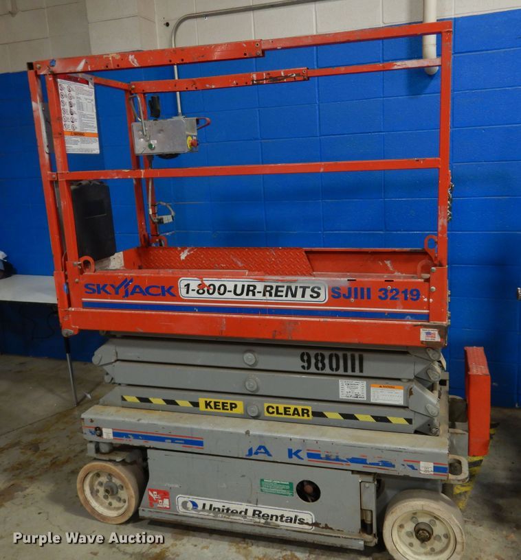 image for item DB7779 2007 Skyjack SJIII 3219  scissor lift