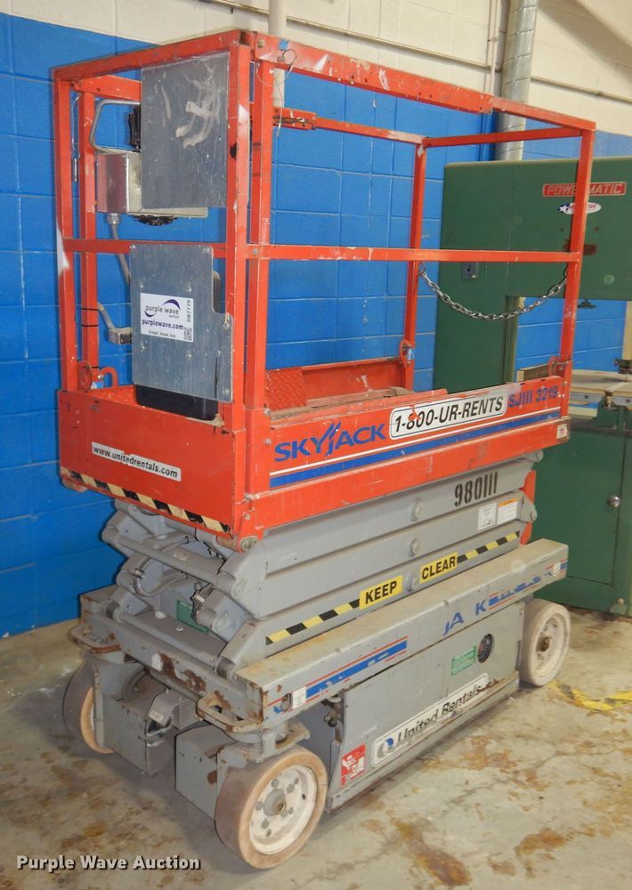 image for item DB7779 2007 Skyjack SJIII 3219  scissor lift