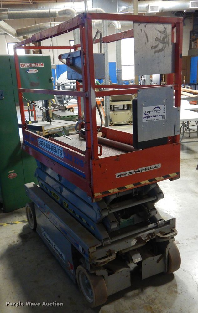 image for item DB7779 2007 Skyjack SJIII 3219  scissor lift