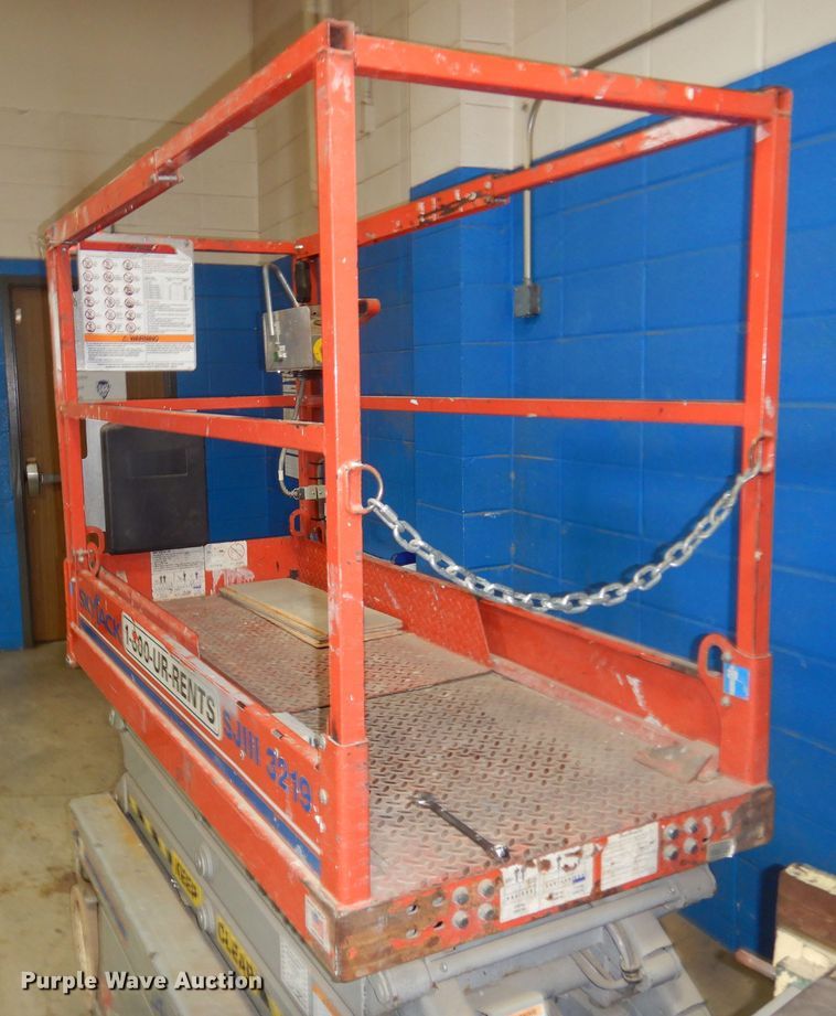 image for item DB7779 2007 Skyjack SJIII 3219  scissor lift