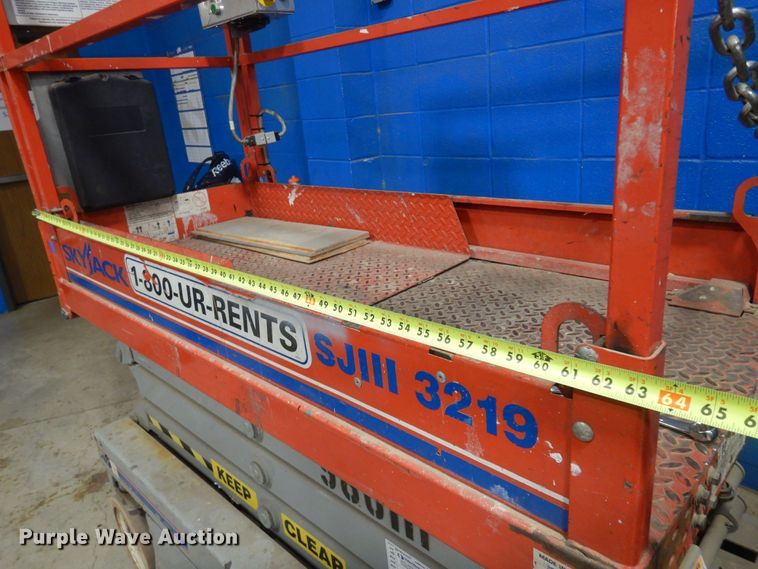 image for item DB7779 2007 Skyjack SJIII 3219  scissor lift