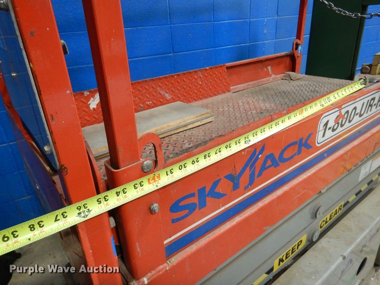 image for item DB7779 2007 Skyjack SJIII 3219  scissor lift
