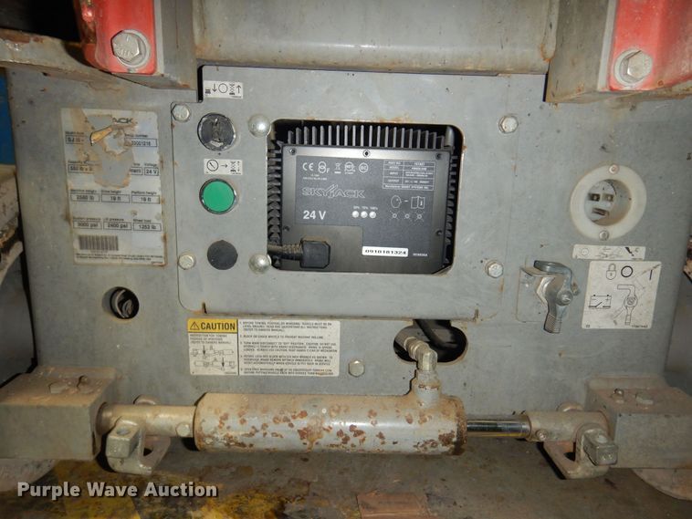 image for item DB7779 2007 Skyjack SJIII 3219  scissor lift