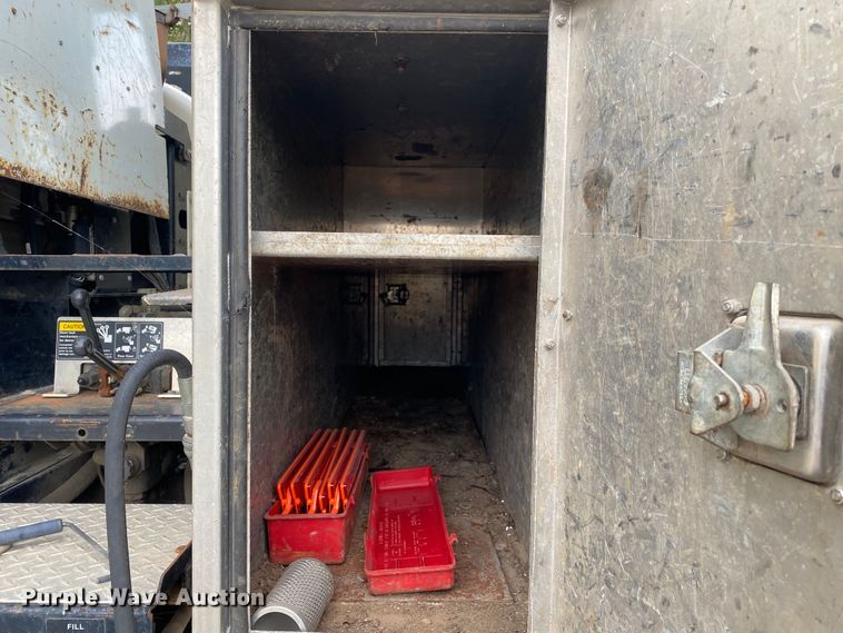 image for item DK6471 2006 International 7400  sewer jetter truck