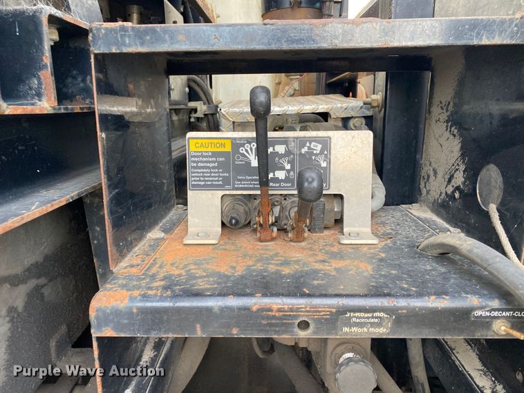 image for item DK6471 2006 International 7400  sewer jetter truck