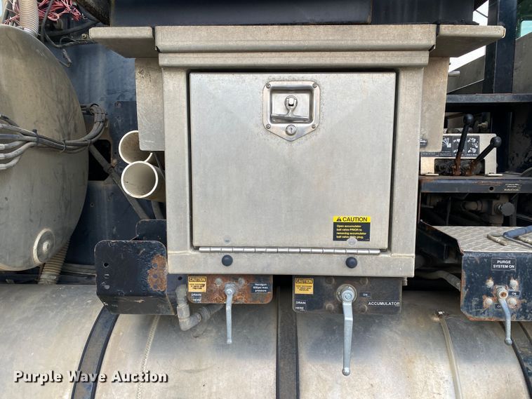 image for item DK6471 2006 International 7400  sewer jetter truck